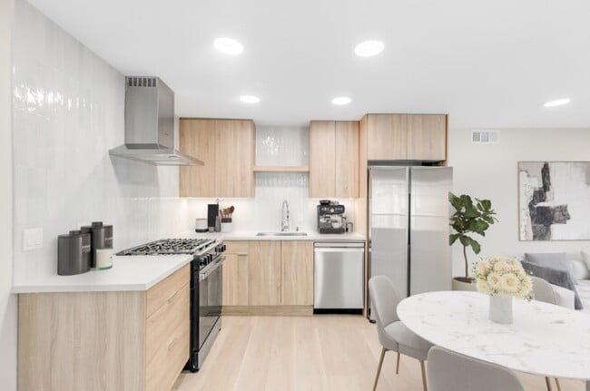 Photo - 3750-3752 Glendon Ave