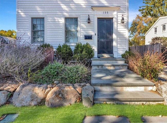 Photo - 155 Bridge St