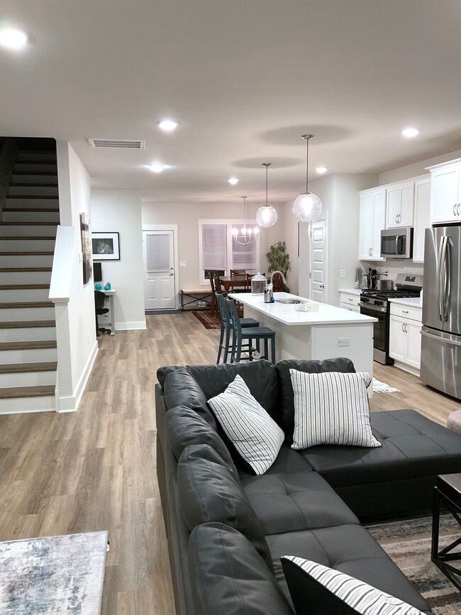 Photo - 115 Weavers Grove Dr