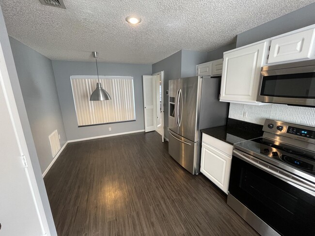 Photo - 3041 Bloomsbury Dr