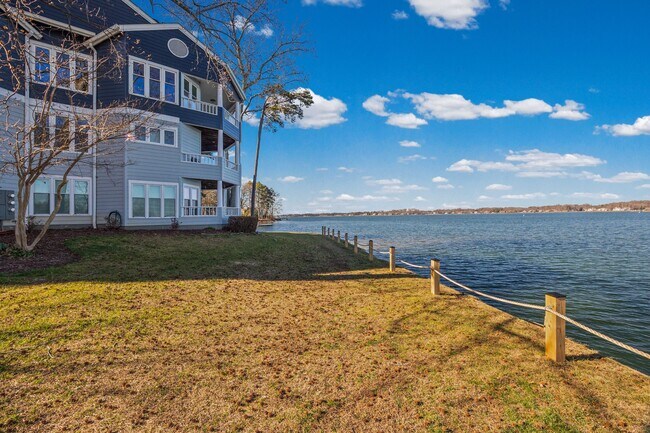 Photo - 372 Northwest Dr