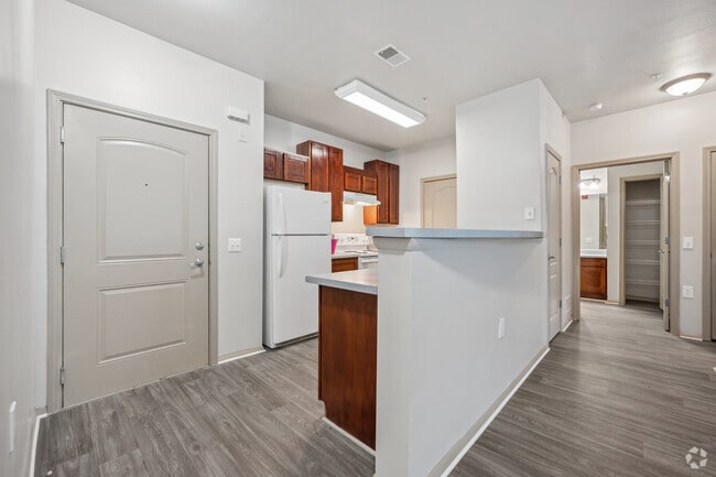 2BR, 2BA - 1,008SF - Kitchen