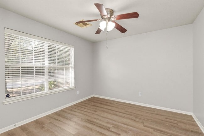 Photo - 32126 Annice Ln