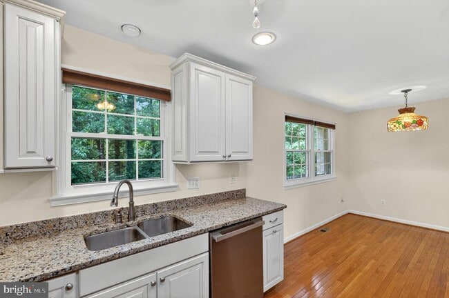 Photo - 7481 Jayhawk St
