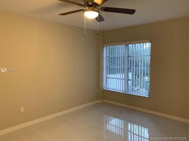 Photo - 4176 Inverrary Dr Unit 303