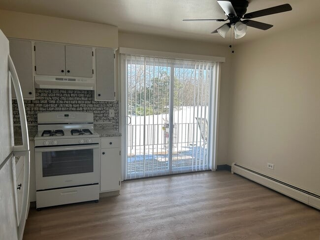 Photo - 1135 Royal Blvd Unit 2N