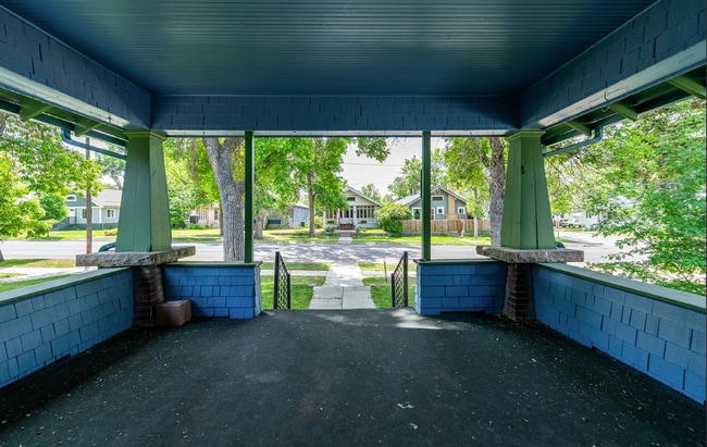 Photo - 25% OFF FIRST MONTHS RENT - Large Beautifu...