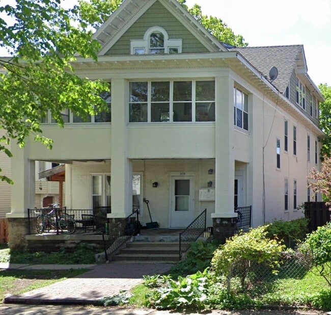 Photo - 3036 Harriet Ave Unit B