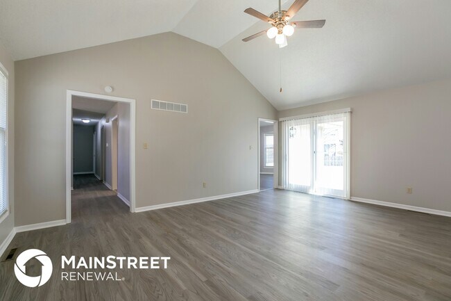 Photo - 613 SE Ashton Dr