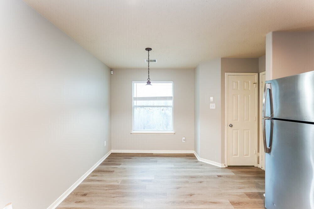 Photo - 1710 Leafhopper Ln
