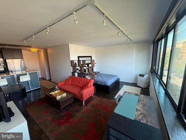 Building Photo - 2030 F St NW Unit 606 Rental