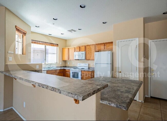 Photo - 1330 S Aaron