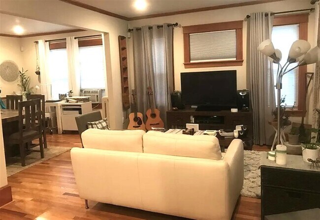 Building Photo - 17 Adams St Unit 1