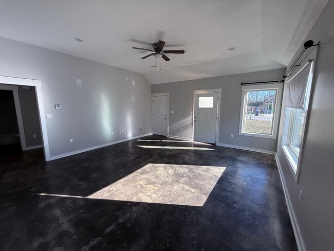 Photo - 263 Wolf Den Dr