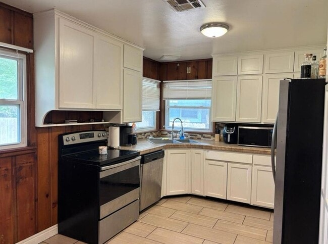 Photo - 1230 Caddell Ln
