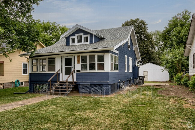 Building Photo - 4938 Erskine St Rental