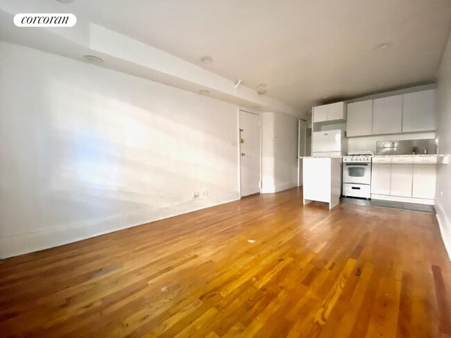 Building Photo - 62 W 70th St Rental
