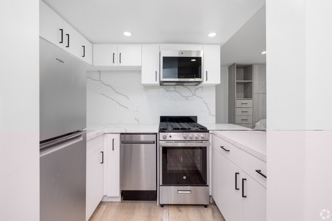 Photo - The Roscomare Apartments