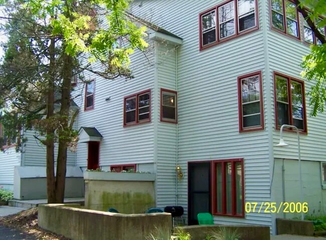 Photo - 1060 Danby Rd Unit 1060#2