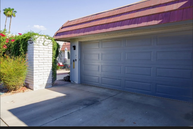 Building Photo - 10705 W Topaz Dr Rental