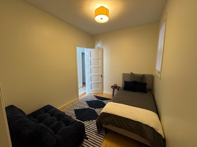 Photo - 1831 W Nelson St