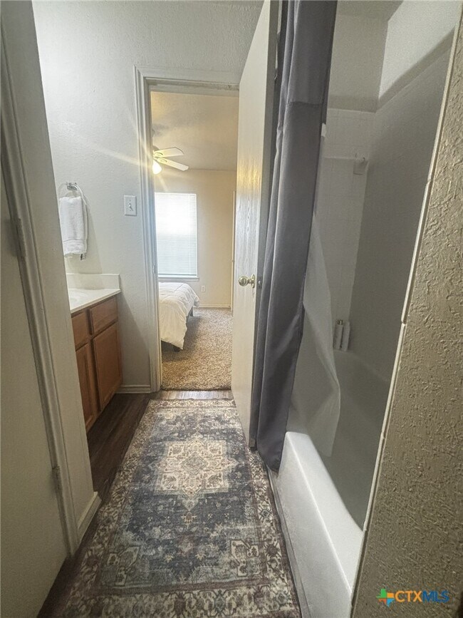 Photo - 409 Creek St Unit B