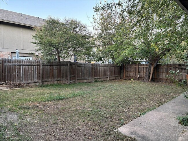 Photo - 1210 Southport Dr Unit B