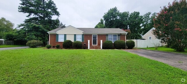 Building Photo - Pristine ranch on corner lot in Chesterfield. Rental