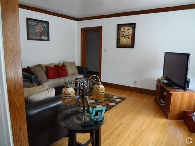 Living Room - Himount Gardens