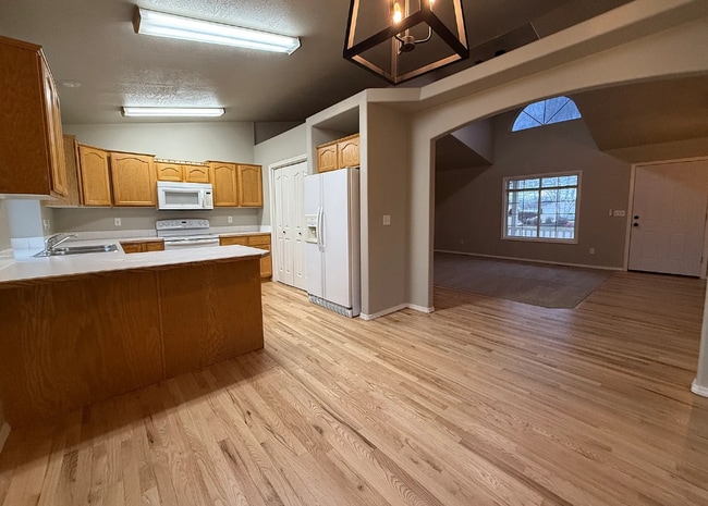 Photo - 2901 N Valam Ave