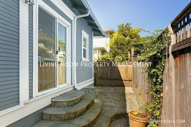 Photo - 1525 SE Pershing St