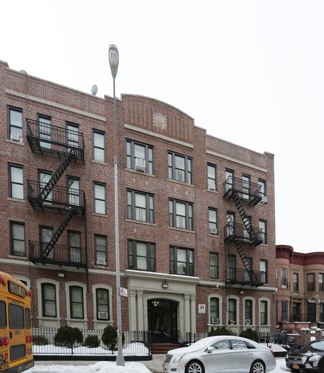 Photo - 1602 Union St Apartments