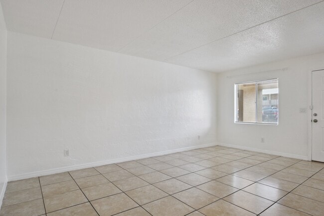 Photo - 415 N Halifax Ave