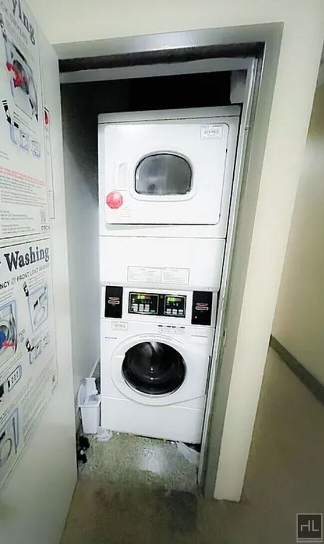 Photo - E 84 ST, Avail 9/17 - Inexpensive Studio a... Unidad 1M