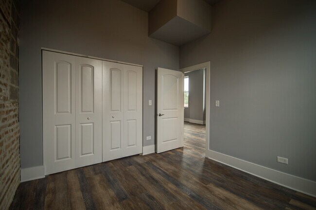 Photo - 2115 S Wood St Unit 2N