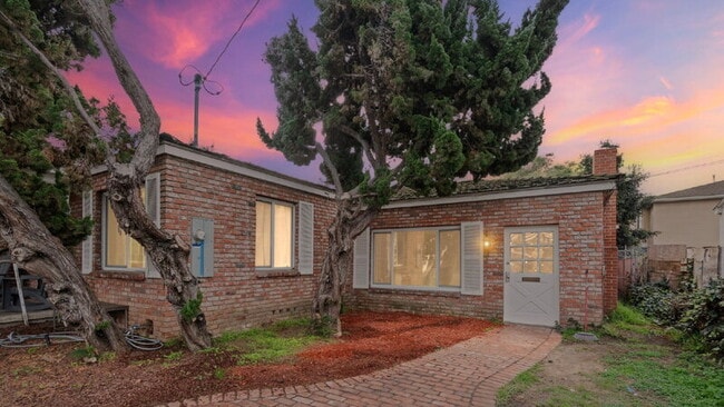 Building Photo - 576 Garrett Ave Unit B