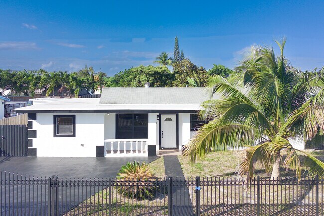 Photo - 1021 NE 211th St