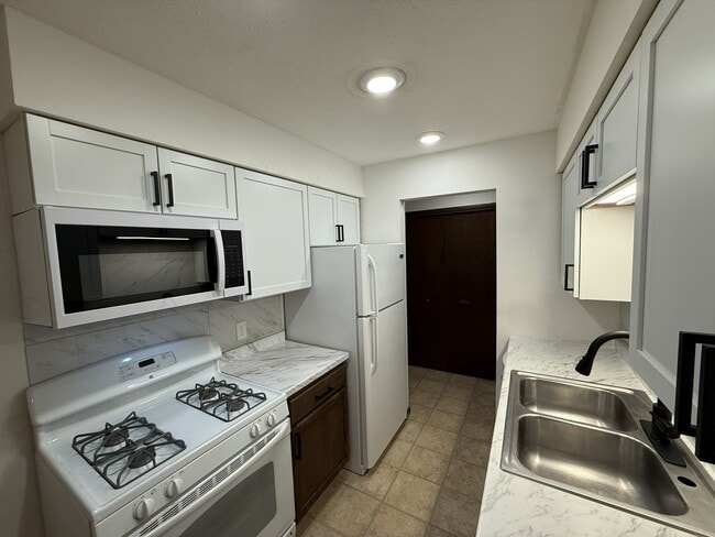 Photo - Sunset Apartments