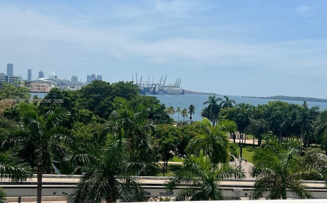 Building Photo - 50 Biscayne Blvd Unit 606