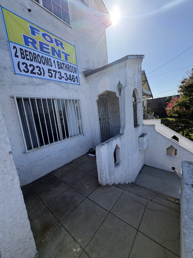 Building Photo - 2422 E 7th St