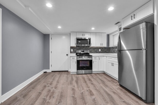 Photo - 2424 W Hollywood Ave Unit 3