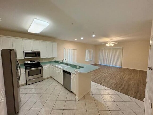 Photo - 406 Westlake Ct