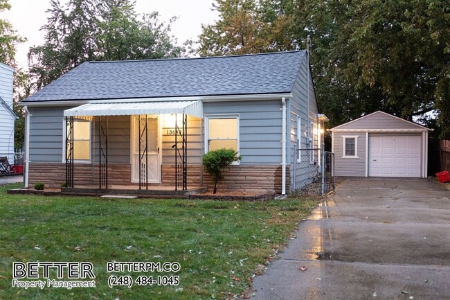 Tastefully Updated 2 Bedroom Home with Garage - Tastefully Updated 2 Bedroom Home with Garage