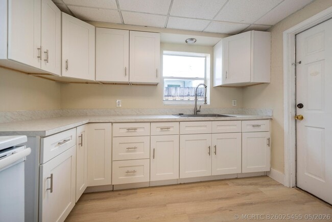 Photo - 412 SE 17th St
