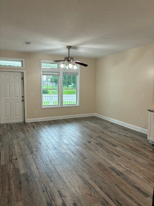 Photo - Newly Renovated 2/1 Duplex