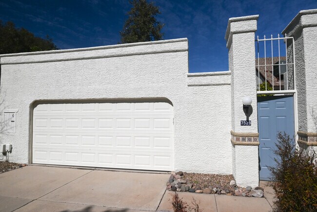 Photo - 7529 E Beach Dr House