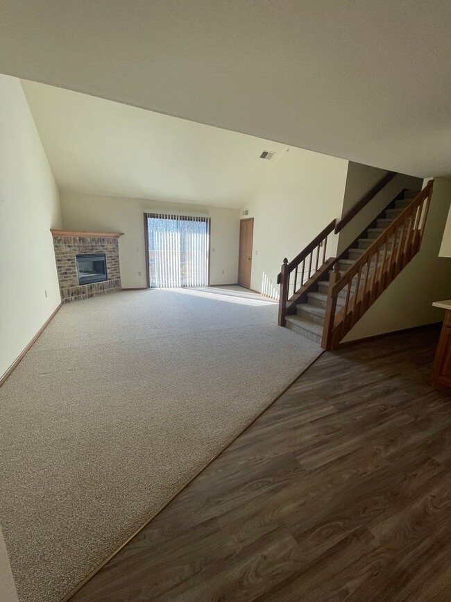Photo - Parkwood Lake Apartments