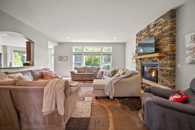 Photo - 10599 Geist View Dr