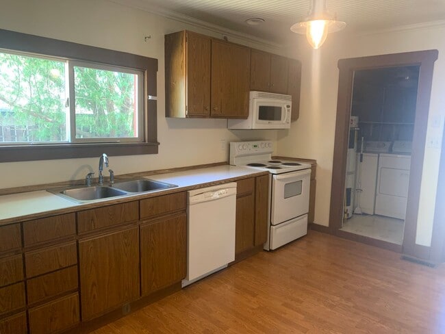 Photo - Spacious 3 bedroom home with two separate living spaces
