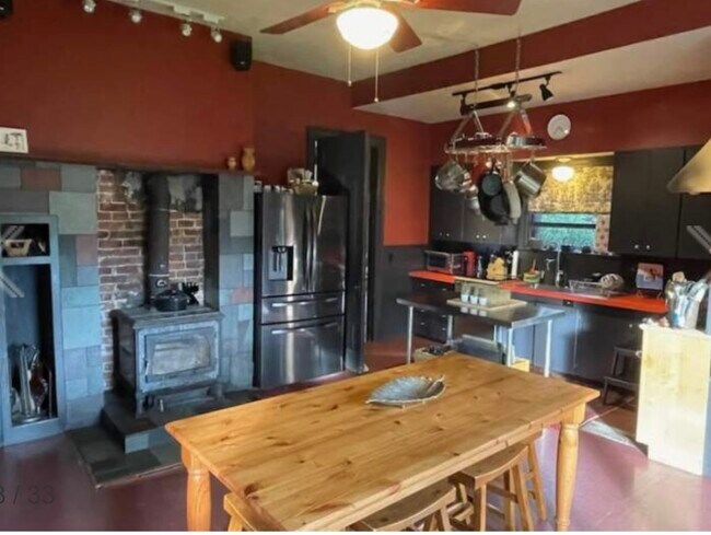 Kitchen - 35 Larch St